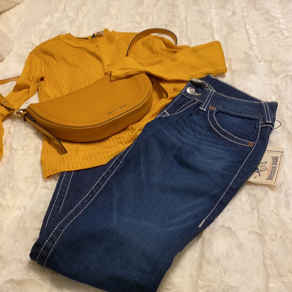 True Religion 5 pocket bootcut jeans. - Picture 8 of 8